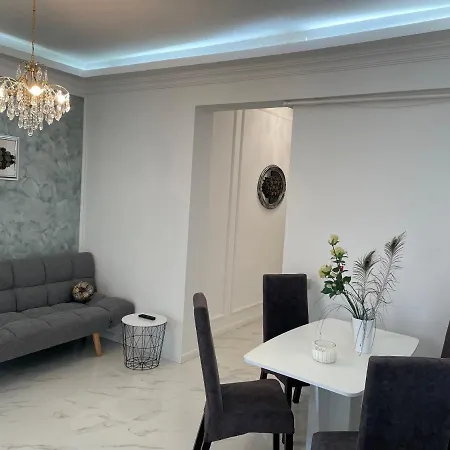 Zig Zag Apartment *